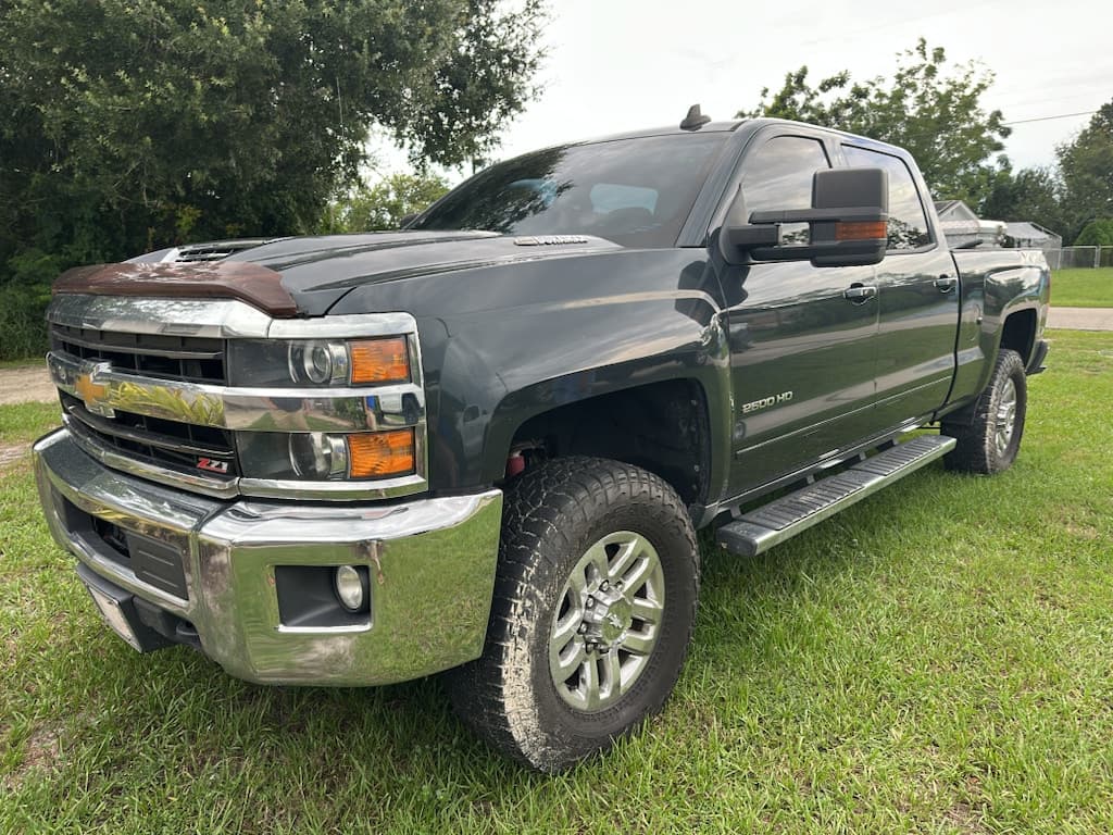 2019 Chevrolet Silverado 2500HD LT — photo 1 of 5