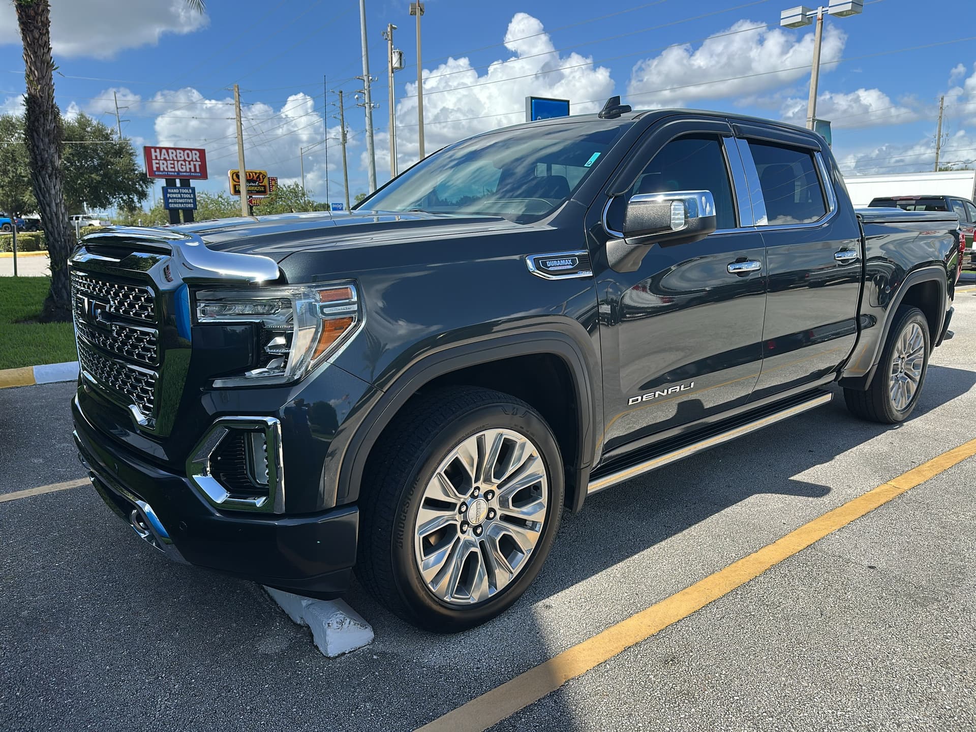 2021 GMC Sierra 1500 Denali — photo 1 of 10