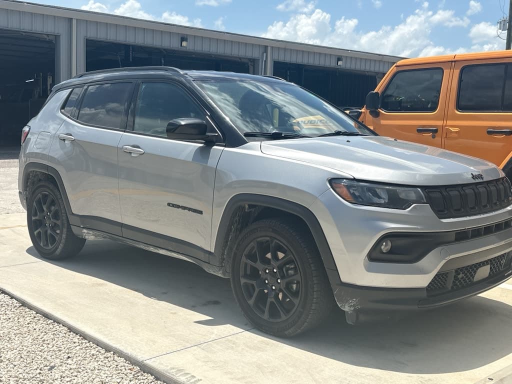 2022 Jeep Compass Altitude — photo 1 of 4