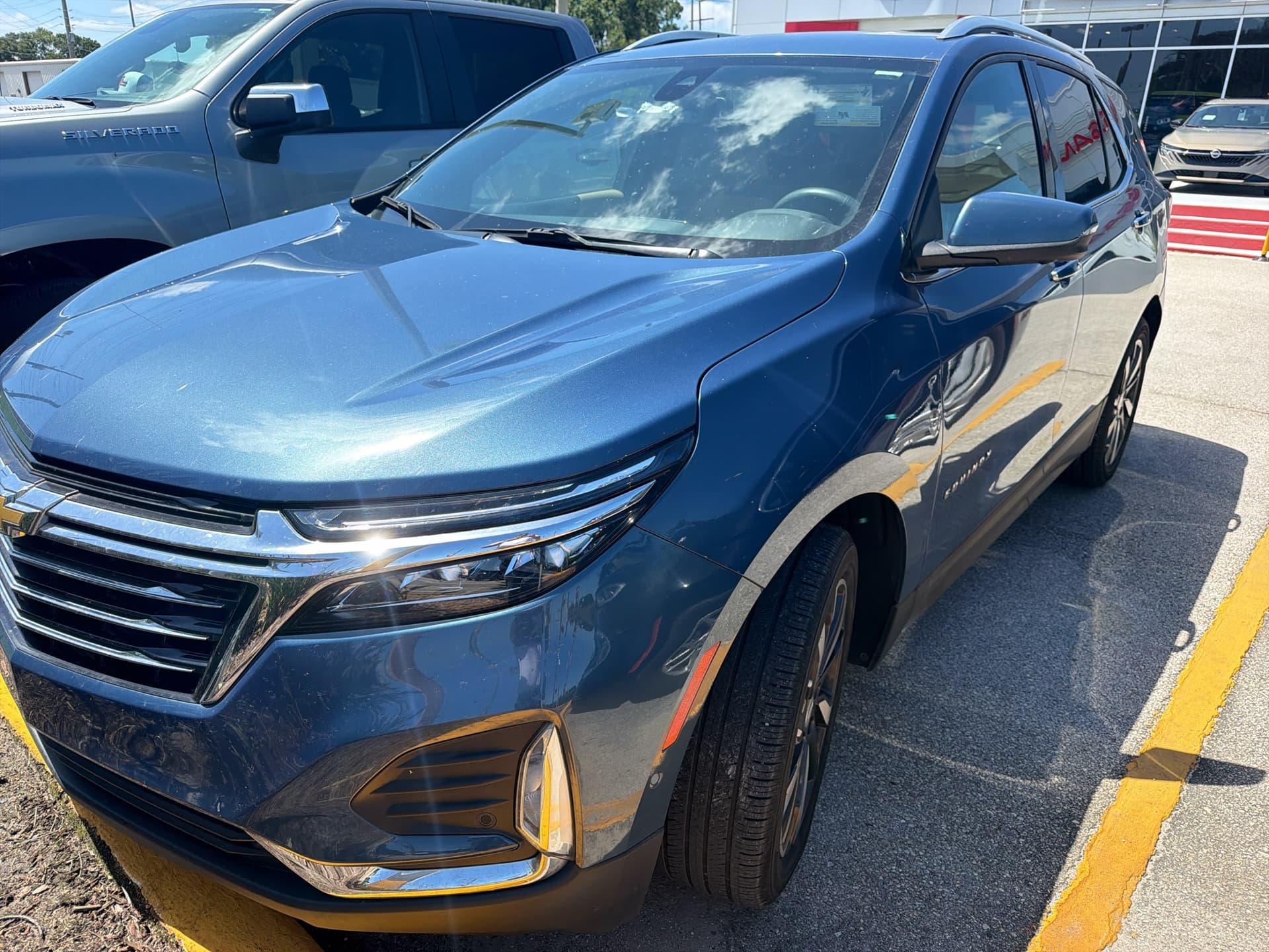 2024 Chevrolet Equinox Premier — photo 1 of 3