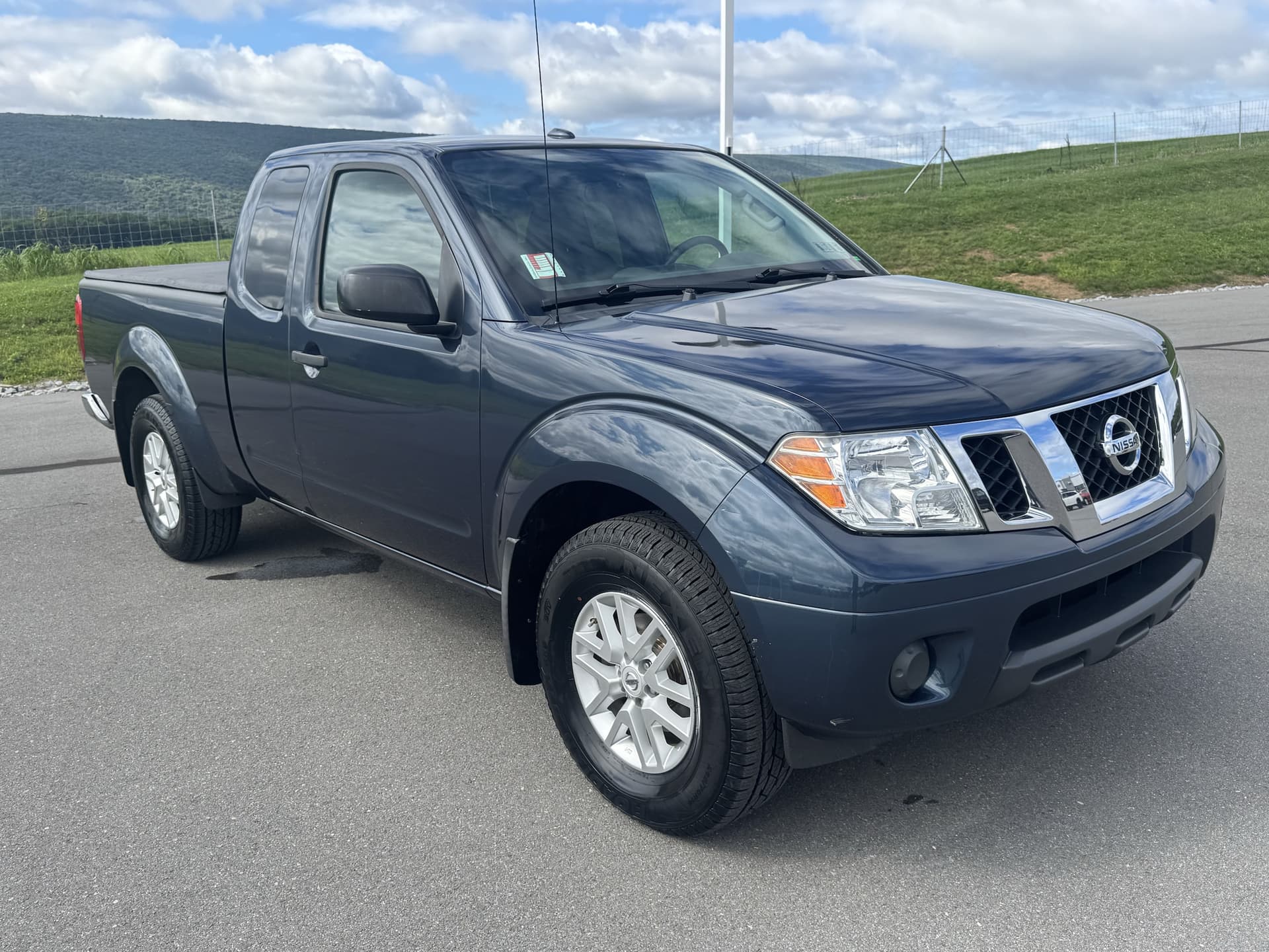 2016 Nissan Frontier SV — photo 1 of 27