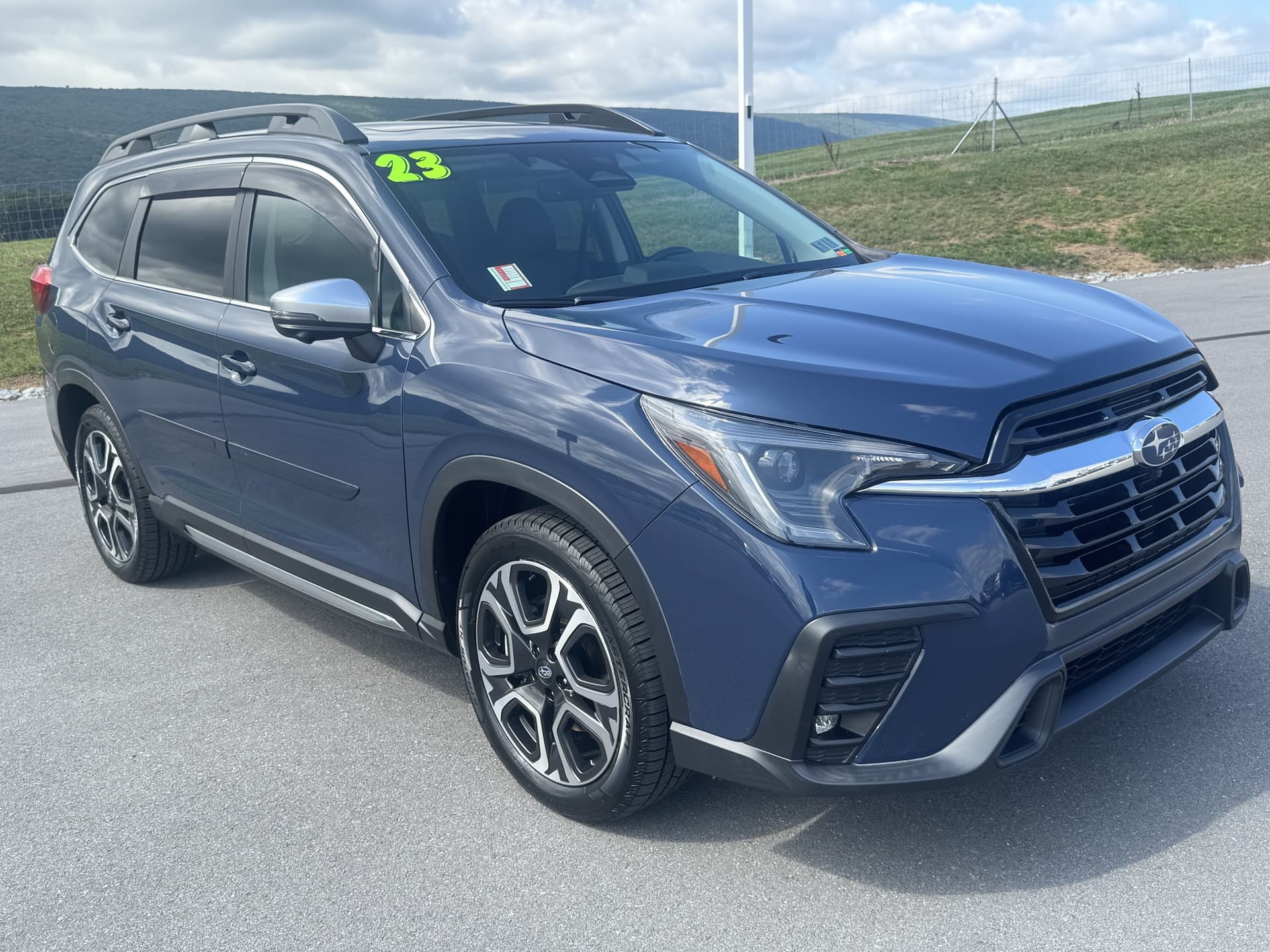 2023 Subaru Ascent Limited 7-Passenger — photo 1 of 31