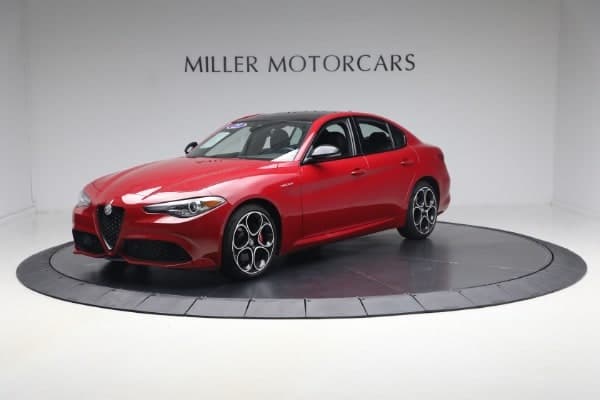 2023 Alfa Romeo Giulia Veloce — photo 1 of 24