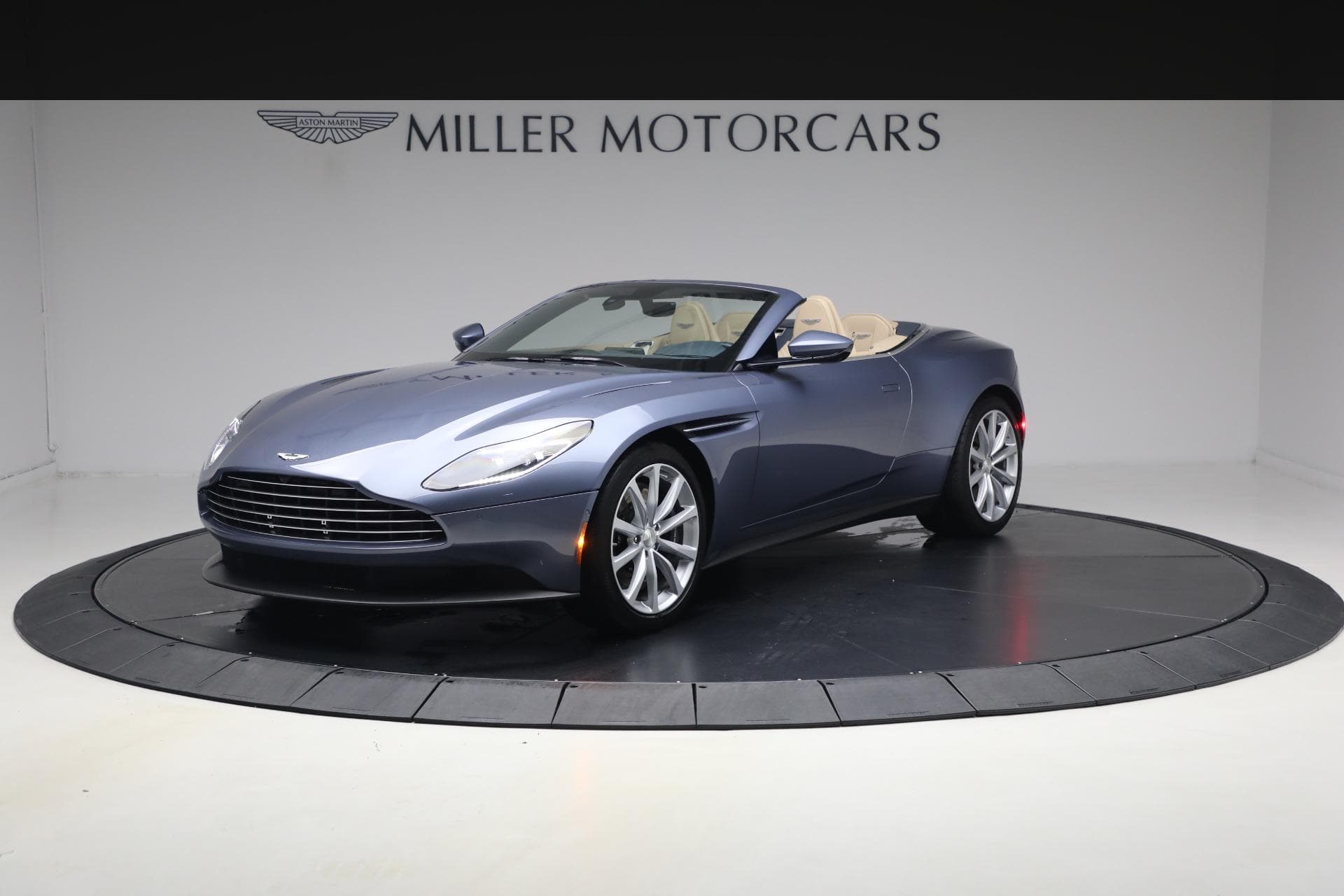 2022 Aston Martin DB11 Volante — photo 1 of 55
