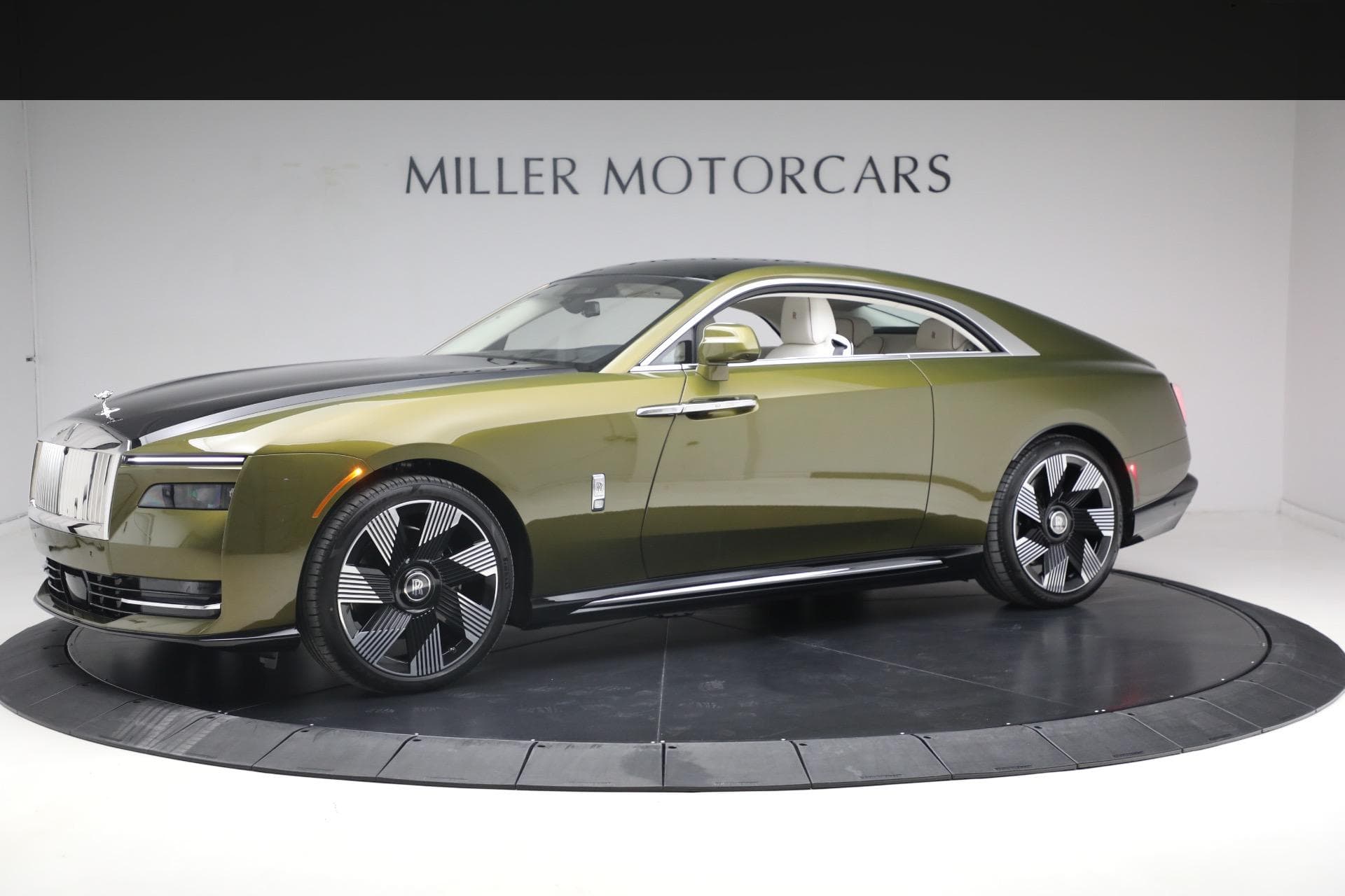 2025 Rolls-Royce Spectre Base — photo 1 of 36