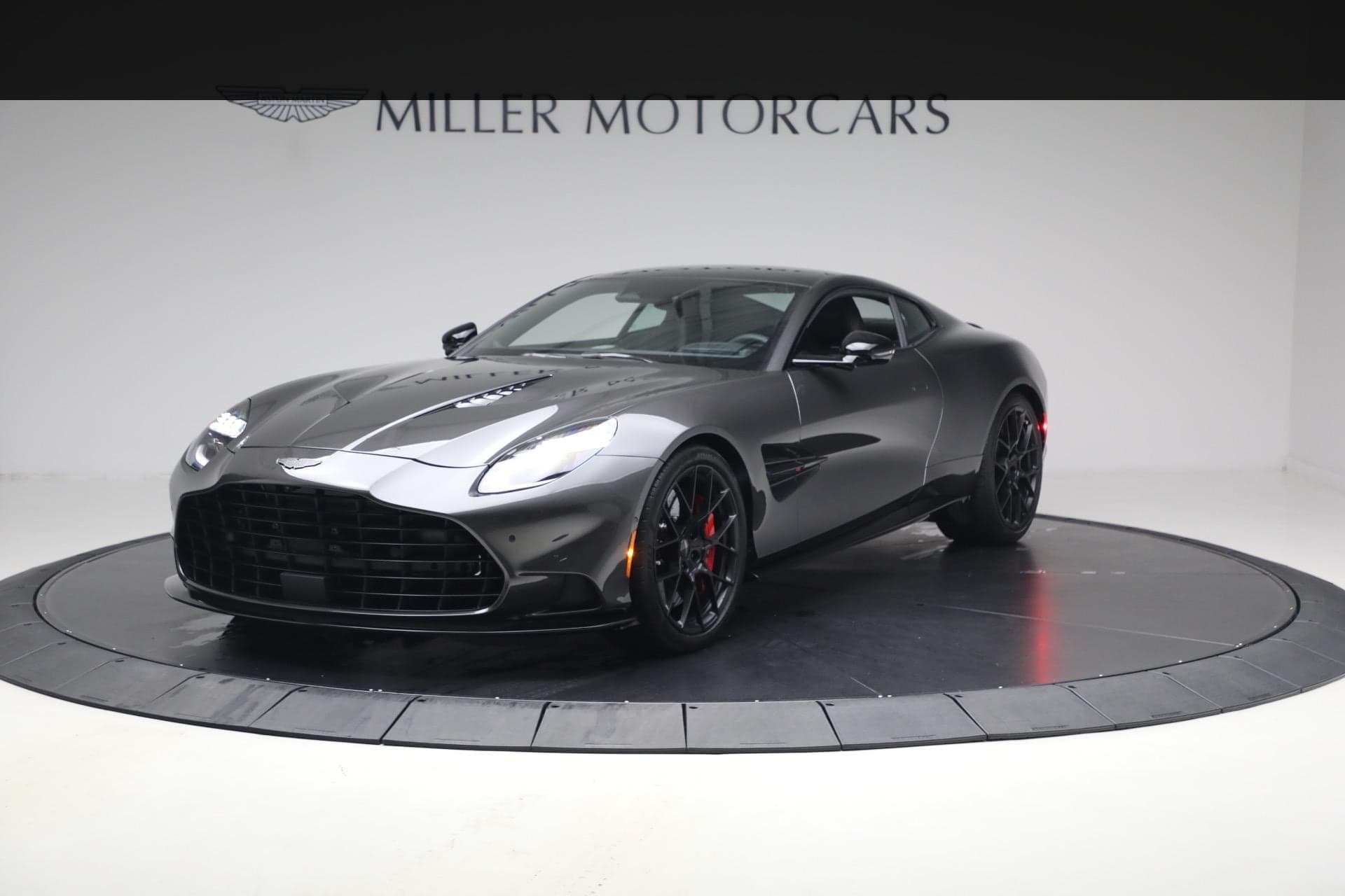2026 Aston Martin Vanquish Base — photo 1 of 28