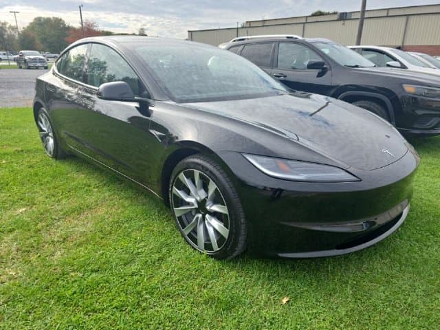 2025 Tesla Model 3 Long Range — photo 1 of 6