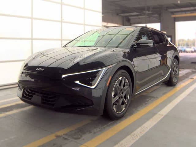 2025 Kia EV6 Light — photo 1 of 8