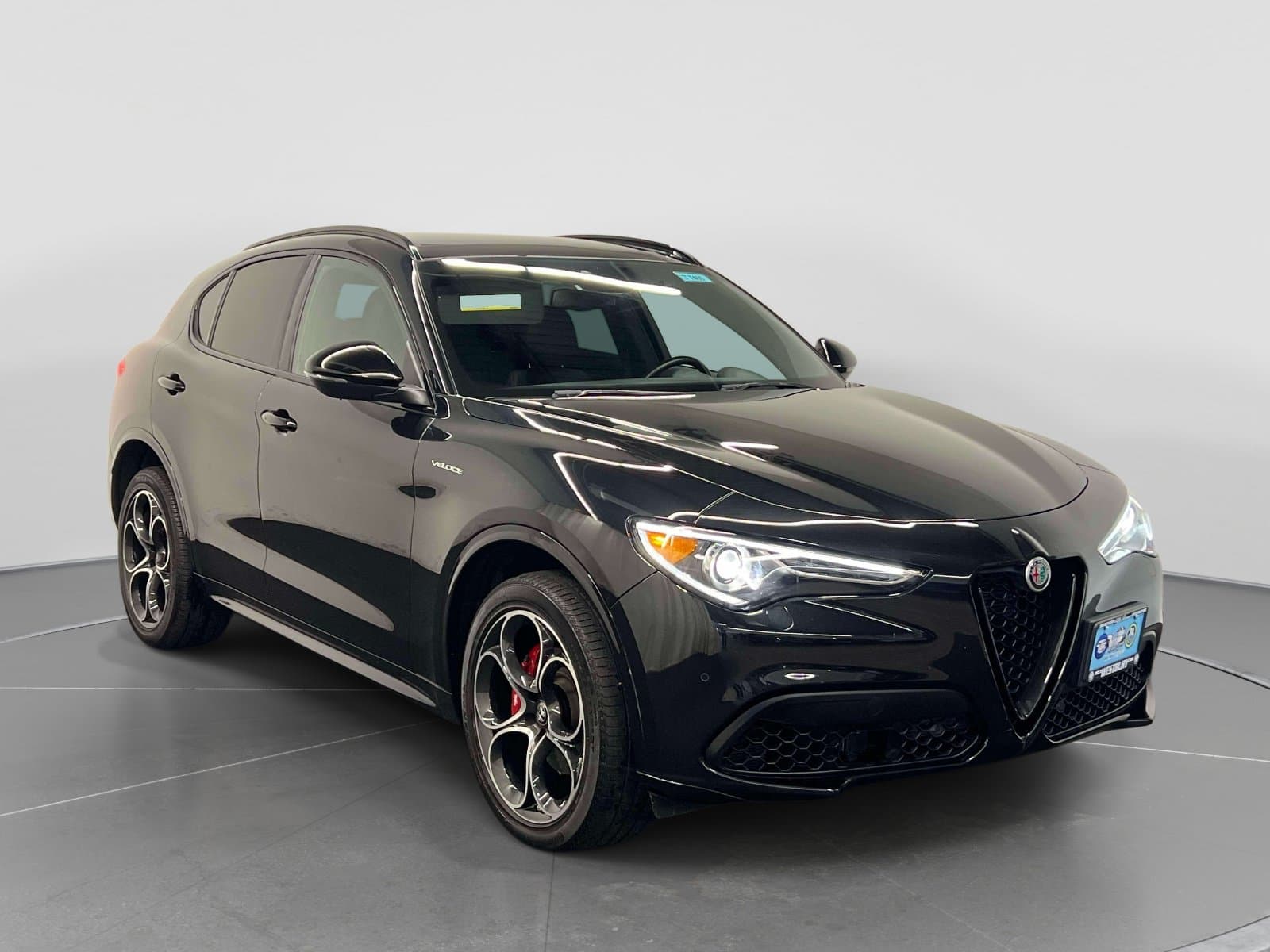 2023 Alfa Romeo Stelvio Ti — photo 1 of 34