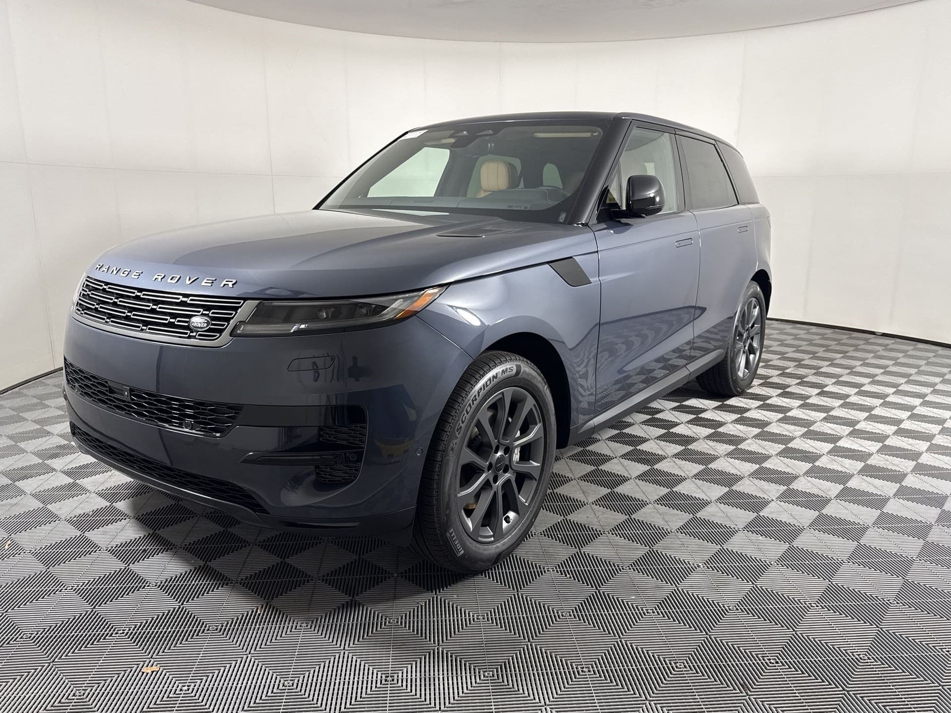 2026 Land Rover Range Rover Sport P360 SE — photo 1 of 23