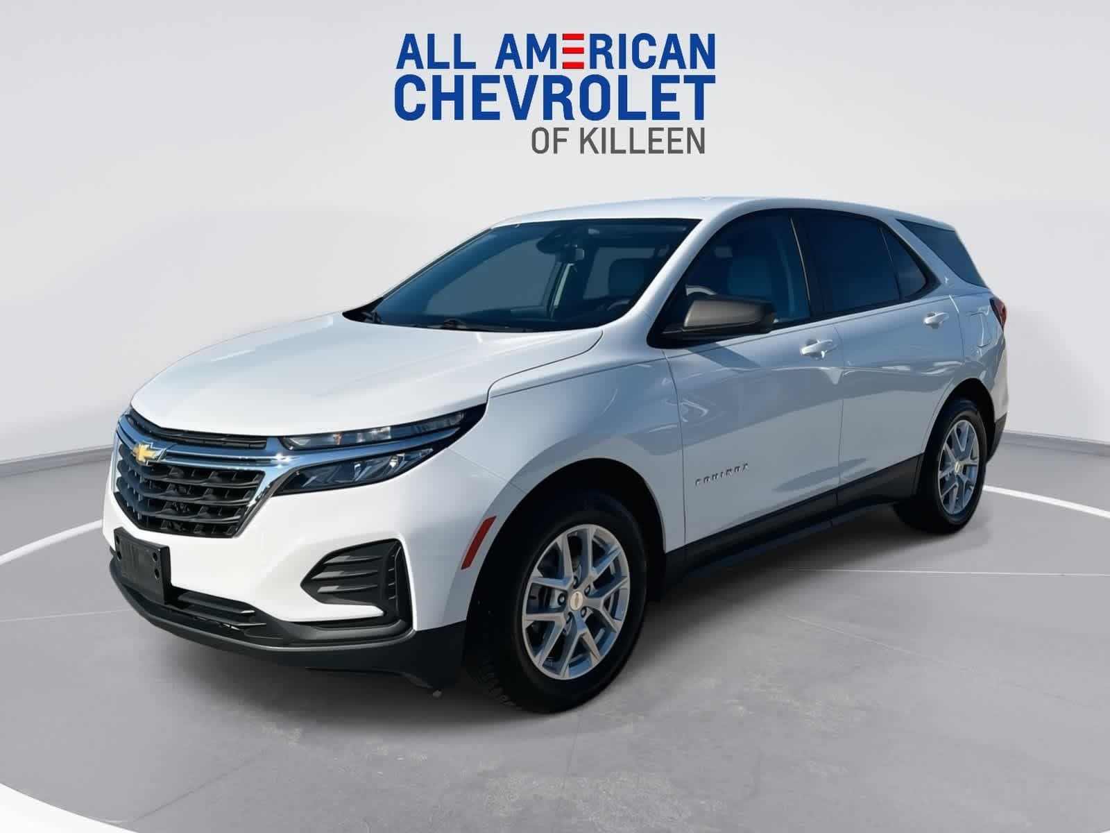2022 Chevrolet Equinox LS — photo 1 of 35
