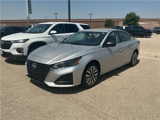 2024 Nissan Altima 2.5 SV — photo 1 of 30
