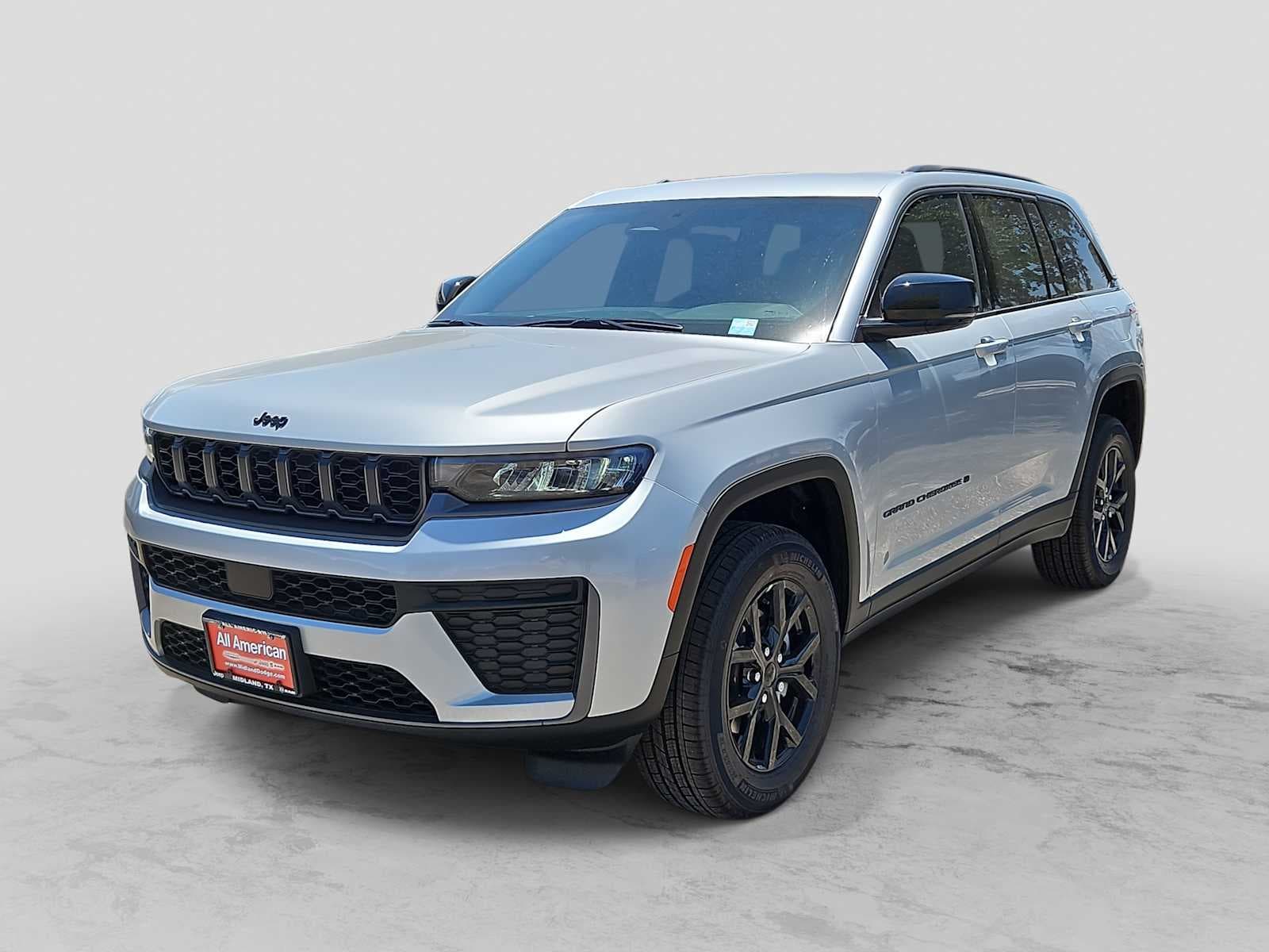 2026 Jeep Grand Cherokee LAREDO ALTITUDE 4X4 — photo 1 of 34