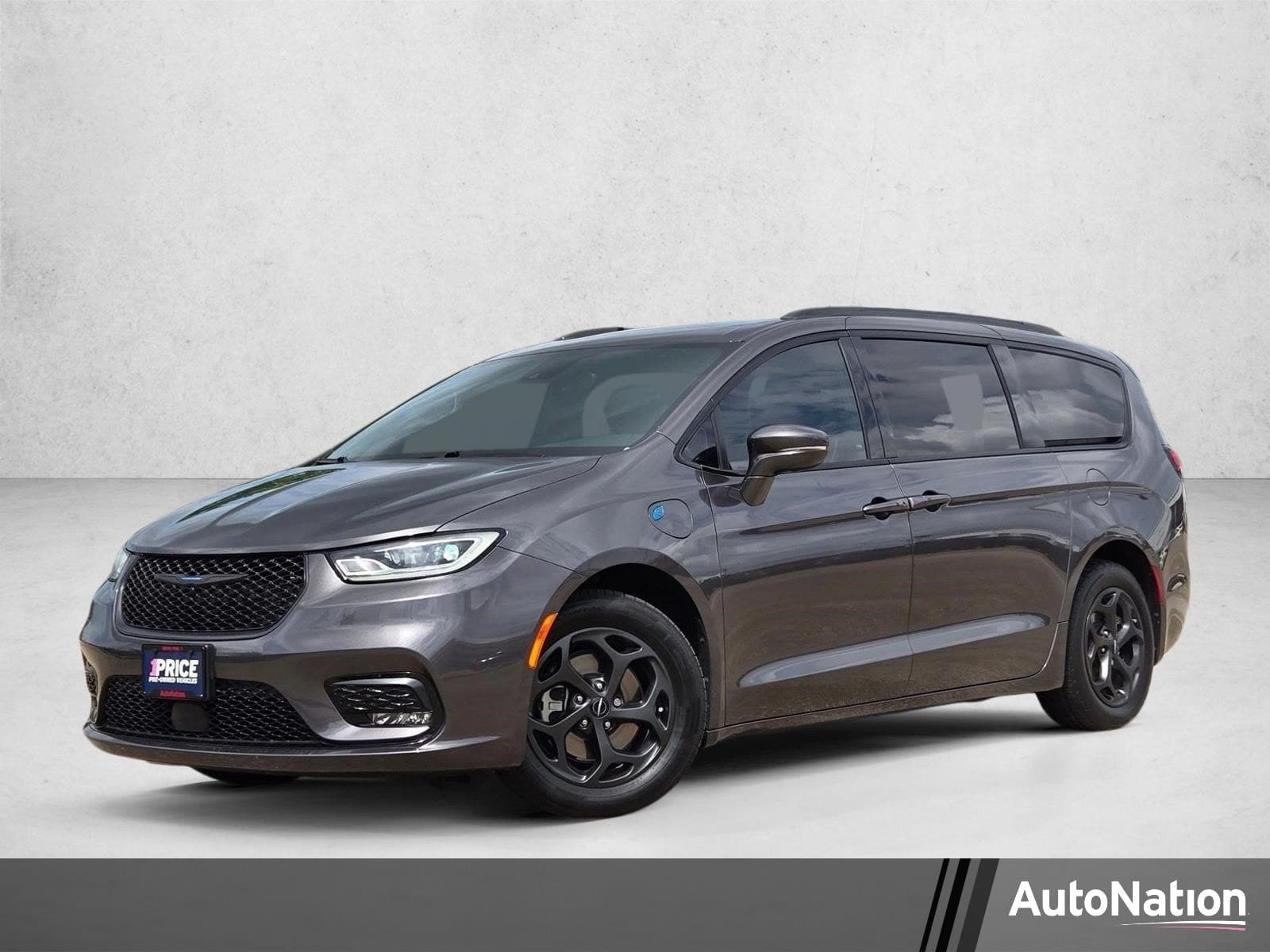 2021 Chrysler Pacifica Hybrid Limited — photo 1 of 29