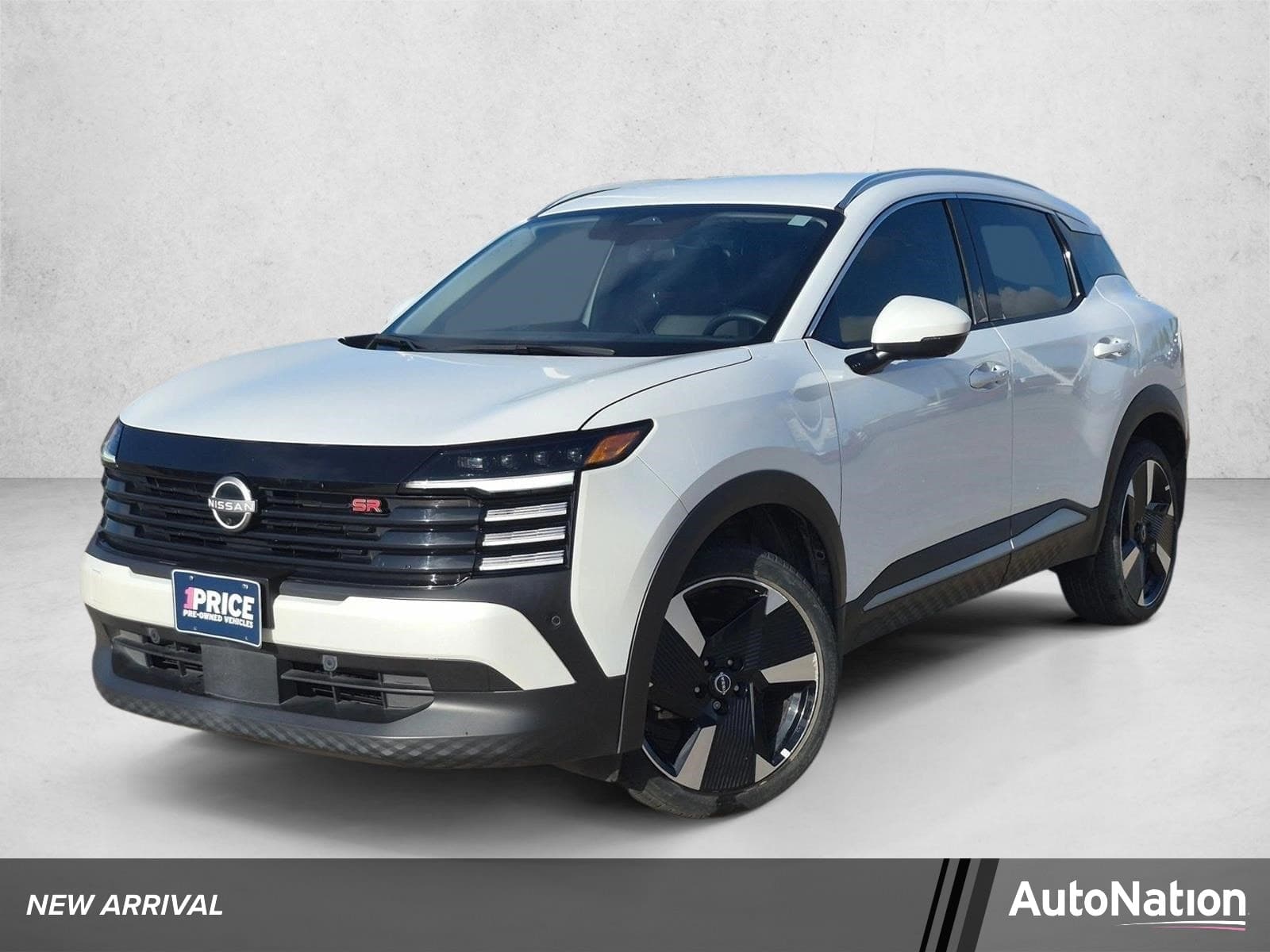 2025 Nissan Kicks SR — photo 1 of 16