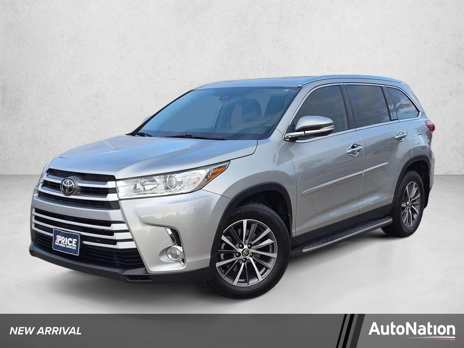 2019 Toyota Highlander XLE — photo 1 of 20