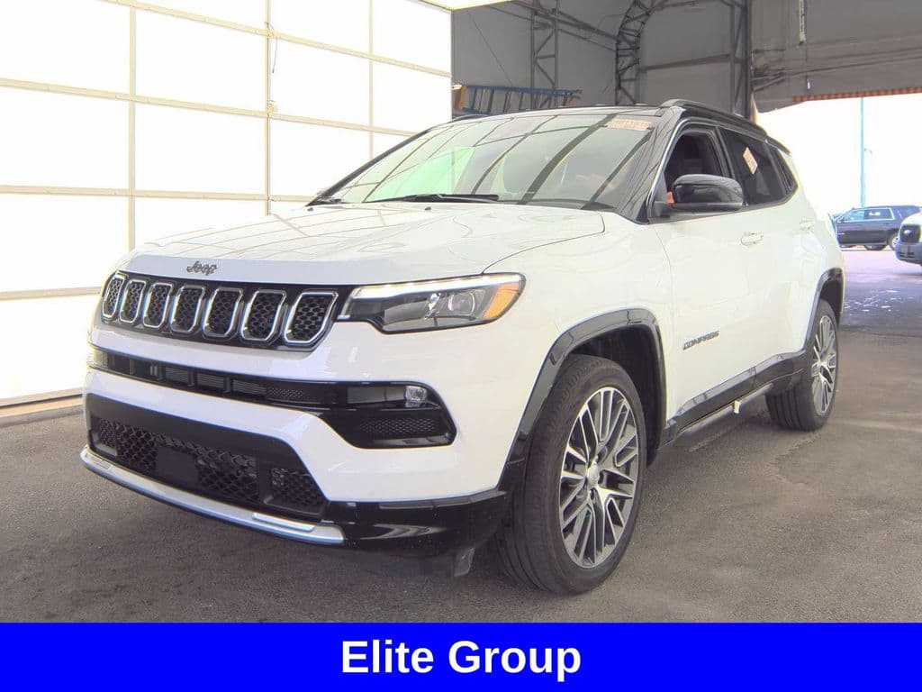 2023 Jeep Compass Limited — photo 1 of 10