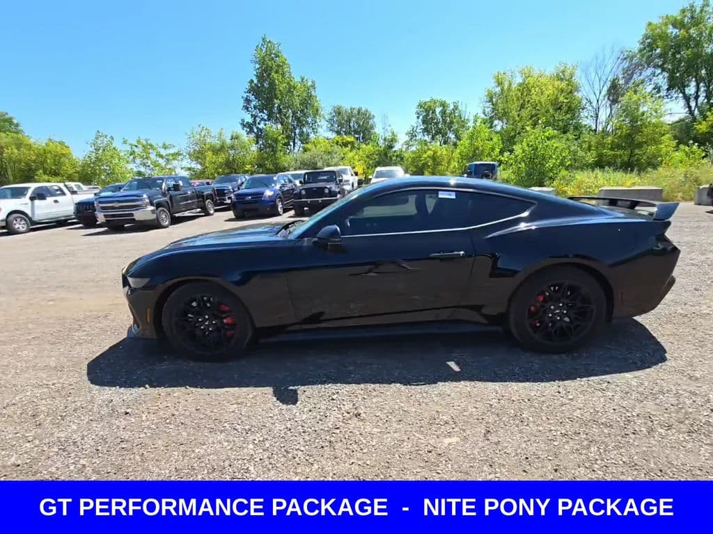 2024 Ford Mustang Base — photo 1 of 9