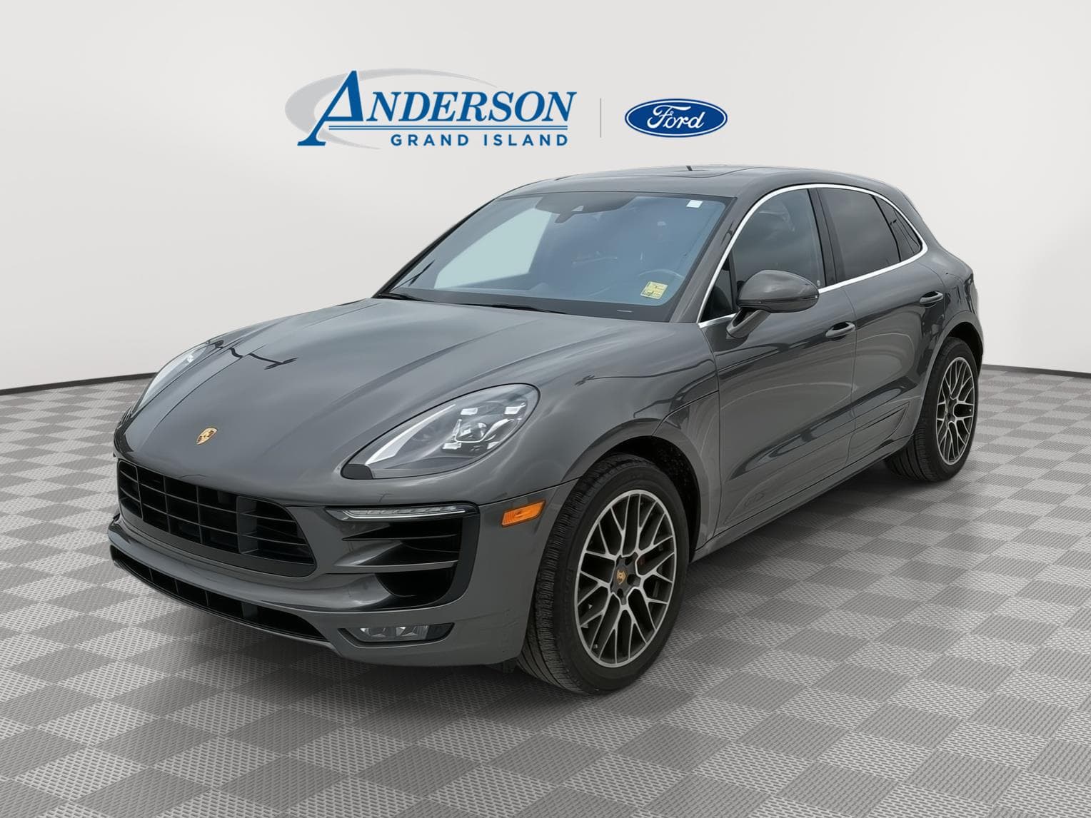 2018 Porsche Macan GTS — photo 1 of 20