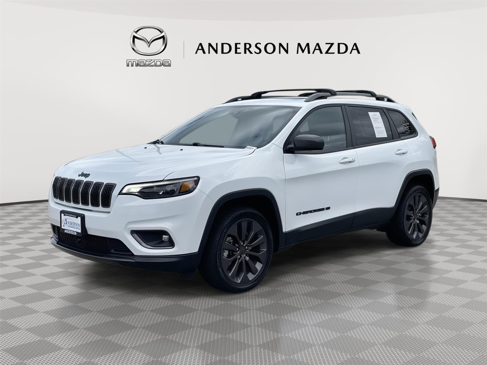 2021 Jeep Cherokee Latitude Lux — photo 1 of 36