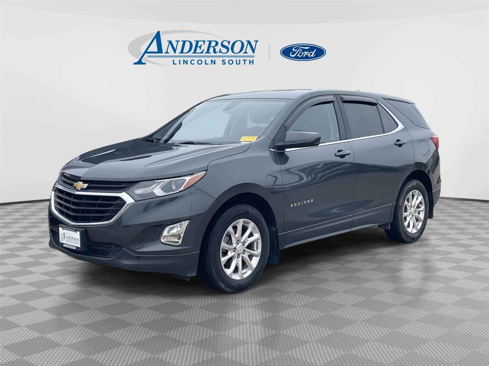 2020 Chevrolet Equinox LT — photo 1 of 38