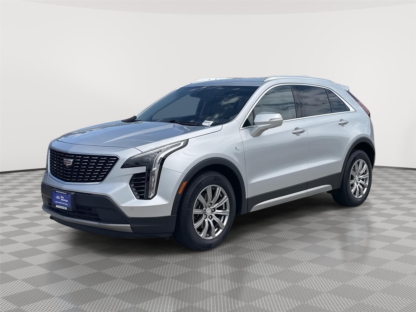 2019 Cadillac XT4 Premium Luxury — photo 1 of 40