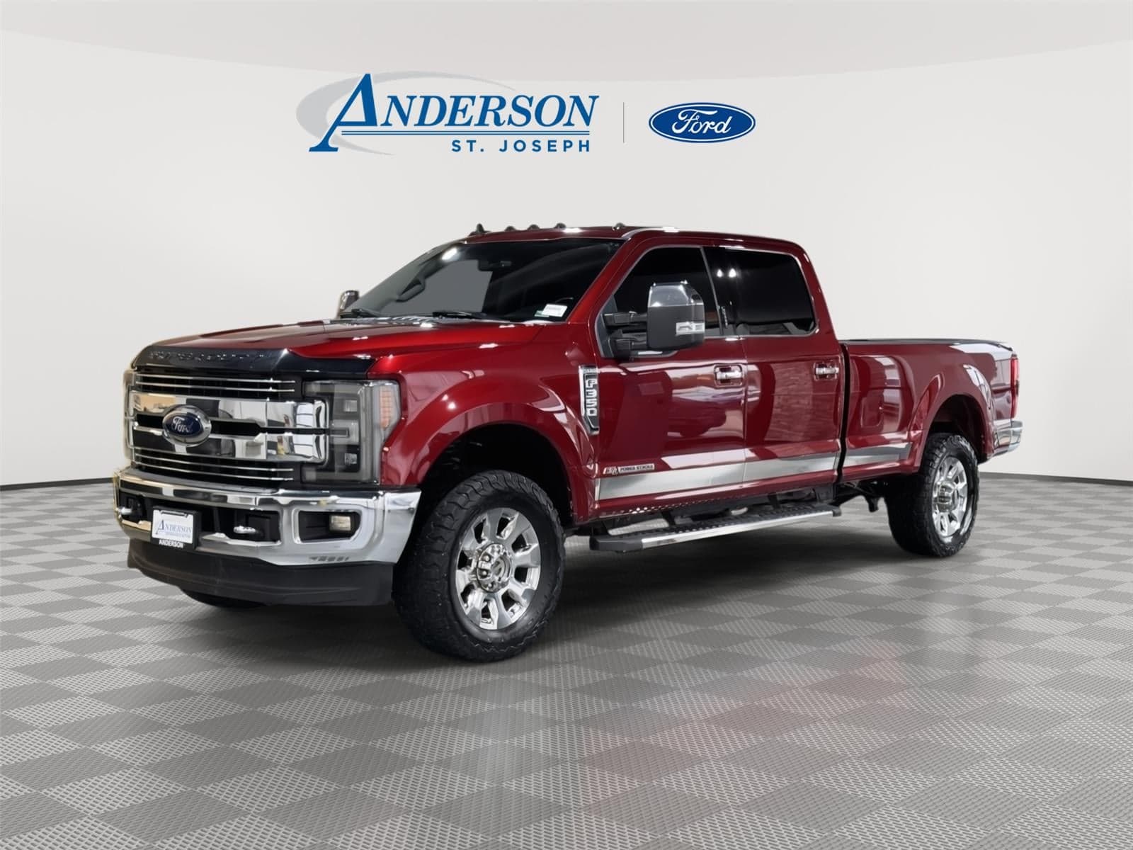 2019 Ford Super Duty F-350 SRW LARIAT — photo 1 of 42