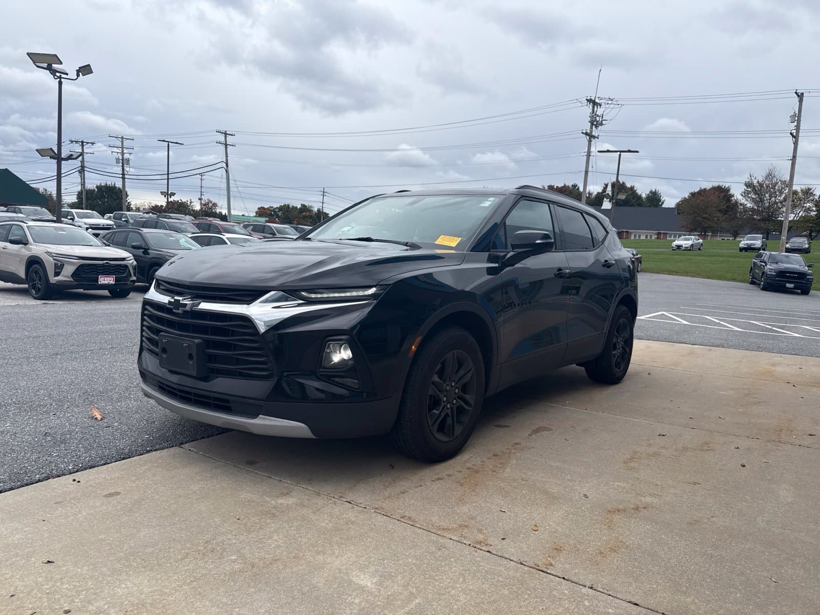 2019 Chevrolet Blazer Base — photo 1 of 10