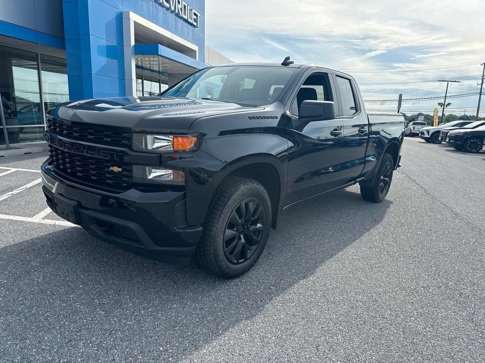 2020 Chevrolet Silverado 1500 Custom — photo 1 of 12