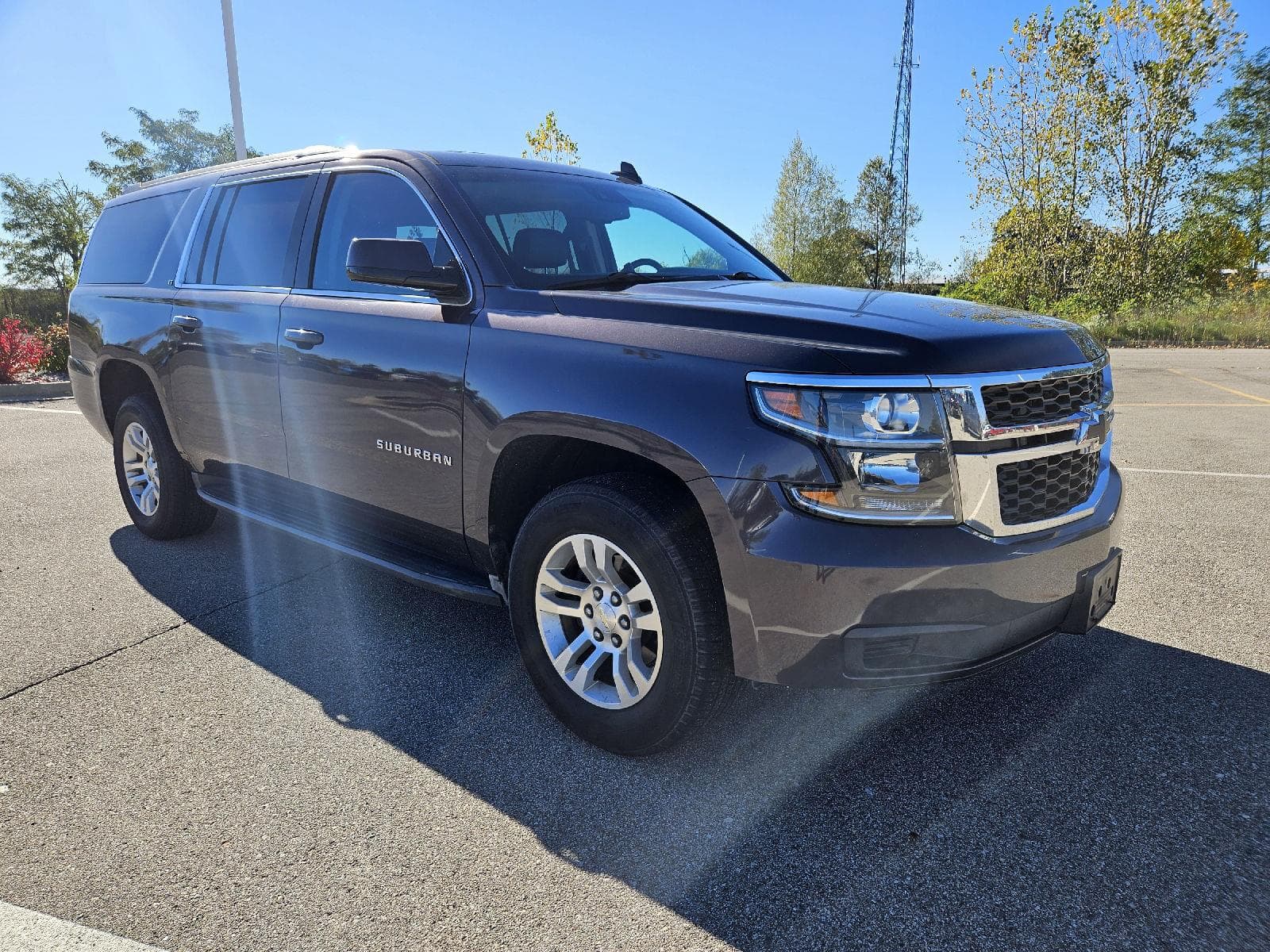 2016 Chevrolet Suburban LT — photo 1 of 21