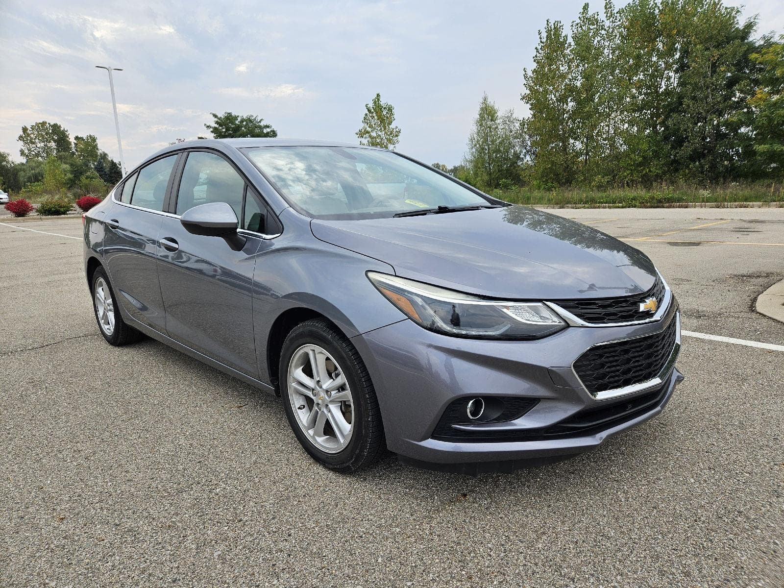 2018 Chevrolet Cruze LT — photo 1 of 18