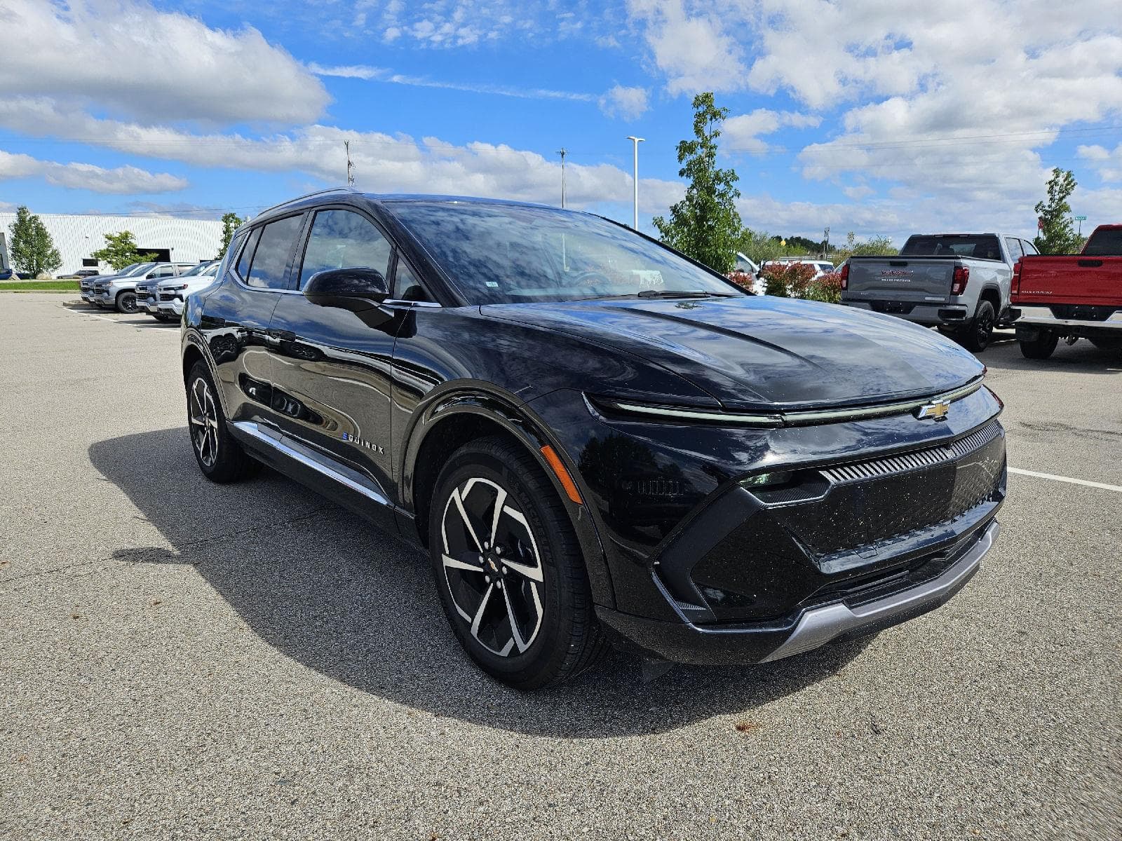 2025 Chevrolet Equinox EV LT — photo 1 of 51