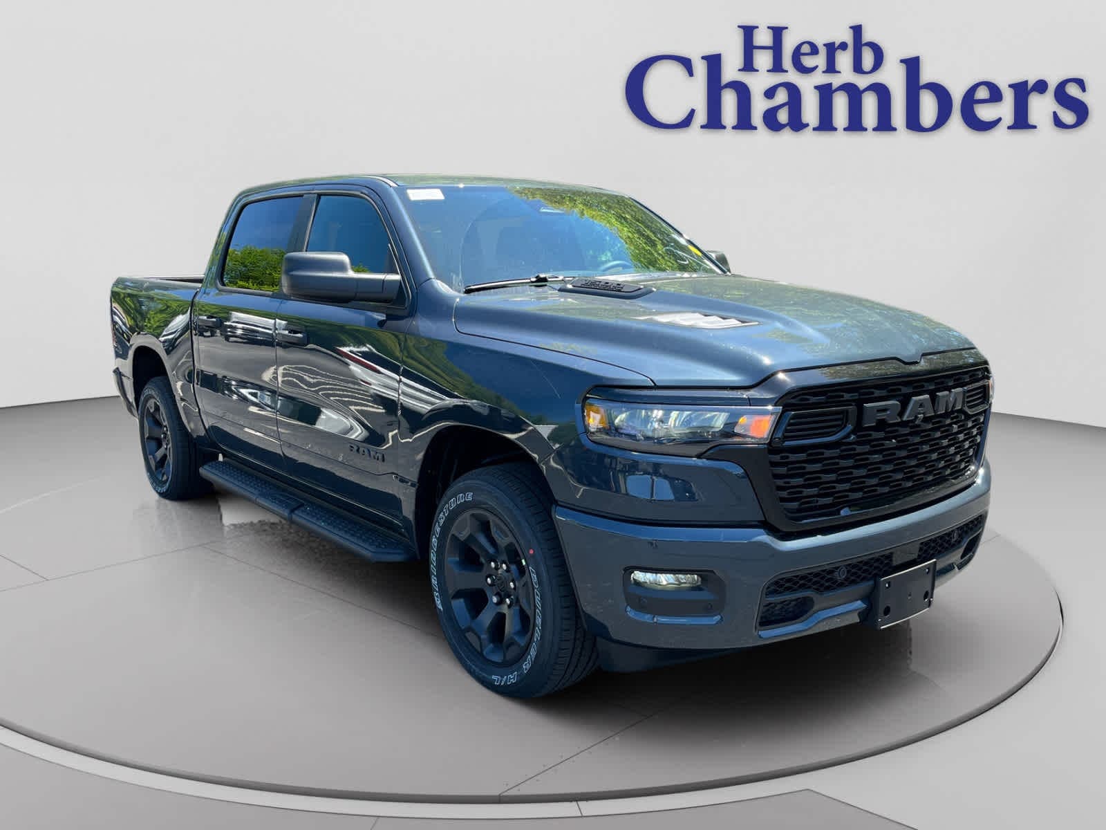 2026 RAM 1500 EXPRESS CREW CAB 4X4 5'7 BOX — photo 1 of 21