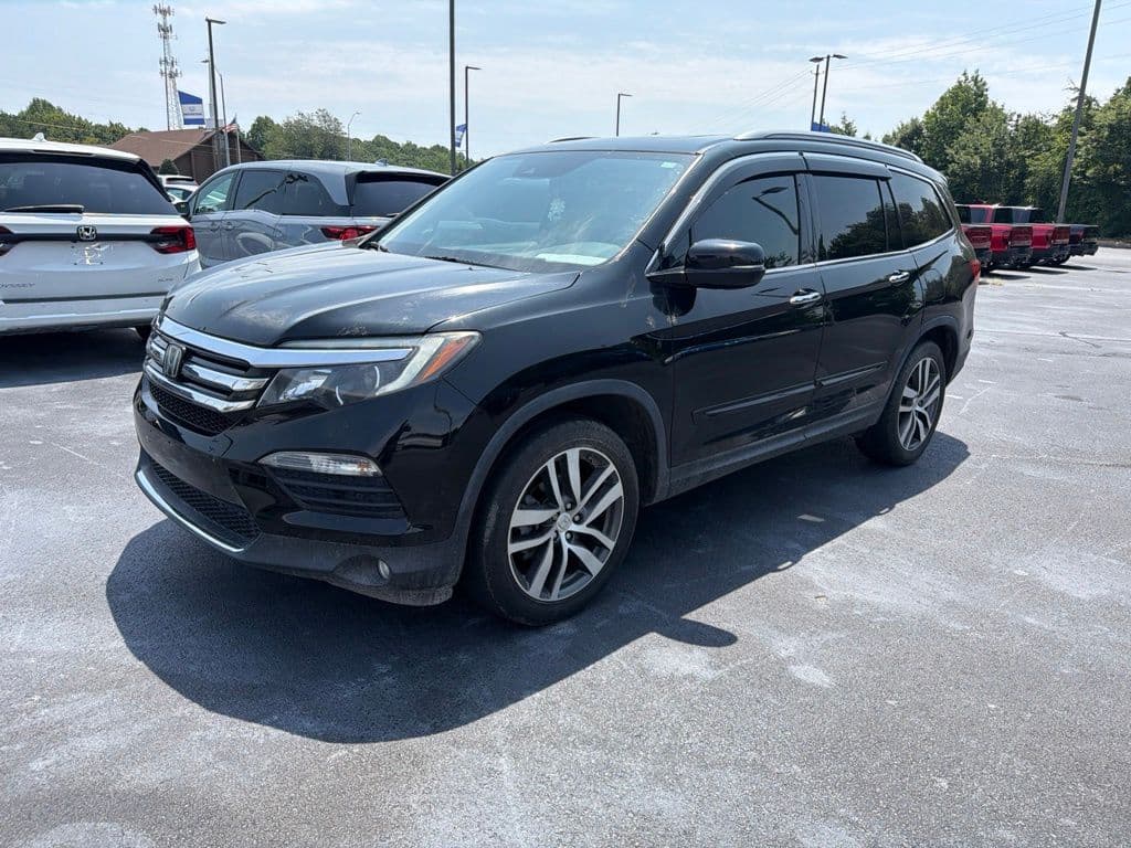 2018 Honda Pilot Touring AWD — photo 1 of 5