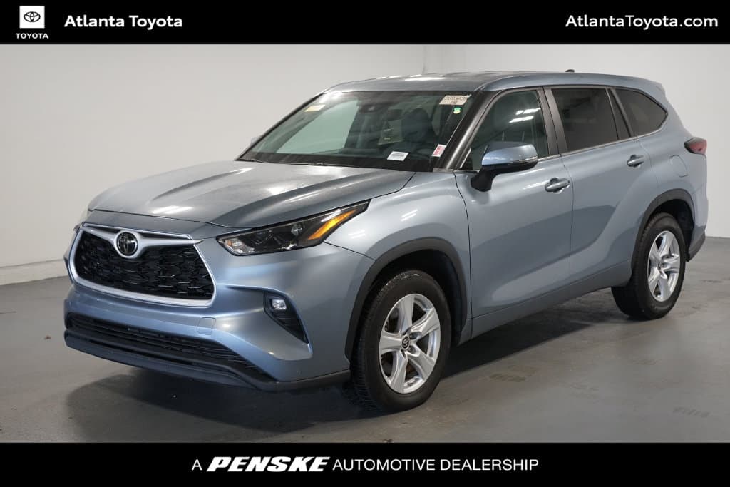 2024 Toyota Highlander LE — photo 1 of 7