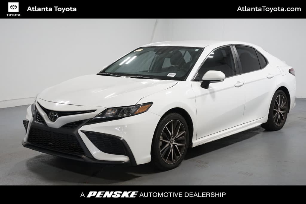2023 Toyota Camry SE — photo 1 of 7