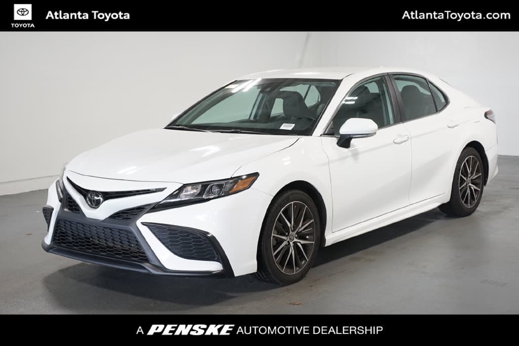 2024 Toyota Camry SE — photo 1 of 7