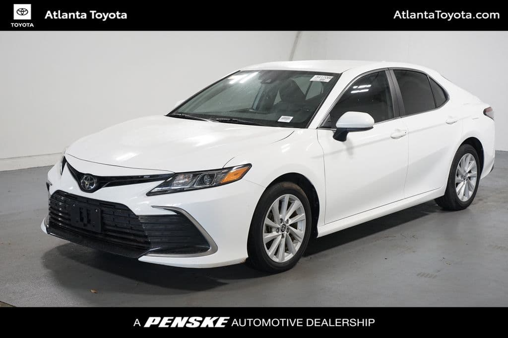 2022 Toyota Camry LE — photo 1 of 7