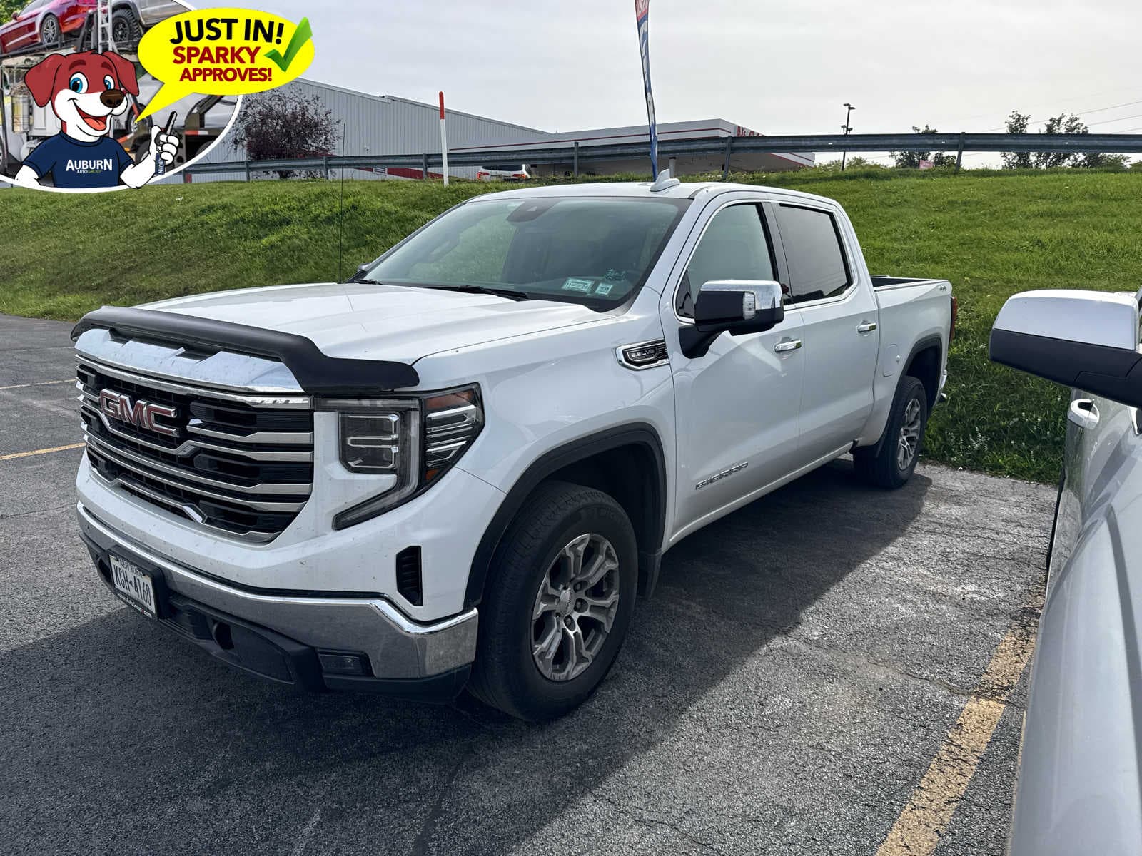 2023 GMC Sierra 1500 SLT — photo 1 of 7