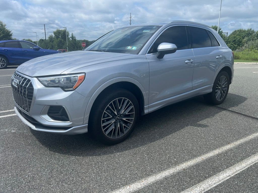 2022 Audi Q3 Premium — photo 1 of 14