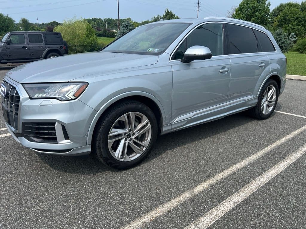 2023 Audi Q7 55 Prestige — photo 1 of 14
