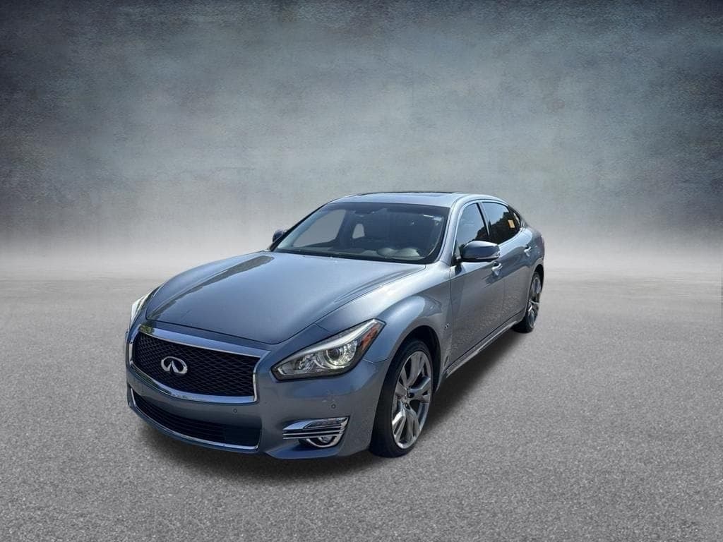 2018 INFINITI Q70L Base — photo 1 of 15