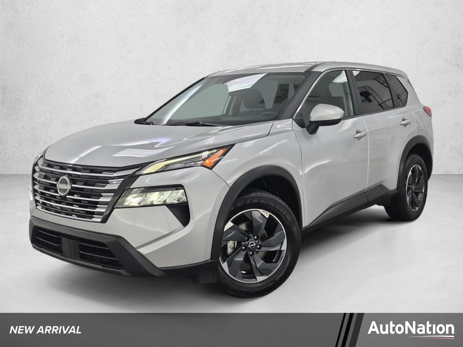 2025 Nissan Rogue SV — photo 1 of 30