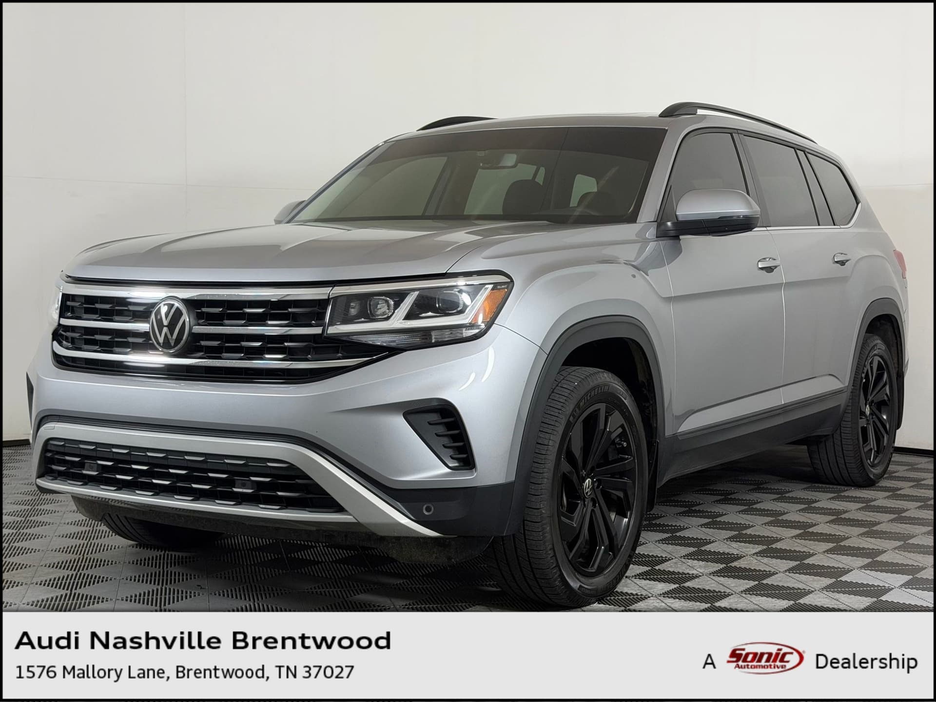 2022 Volkswagen Atlas 3.6L V6 SE w/Technology — photo 1 of 30