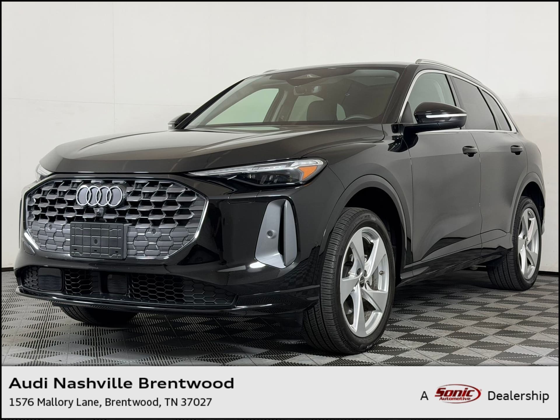 2025 Audi Q5 Premium Plus — photo 1 of 29