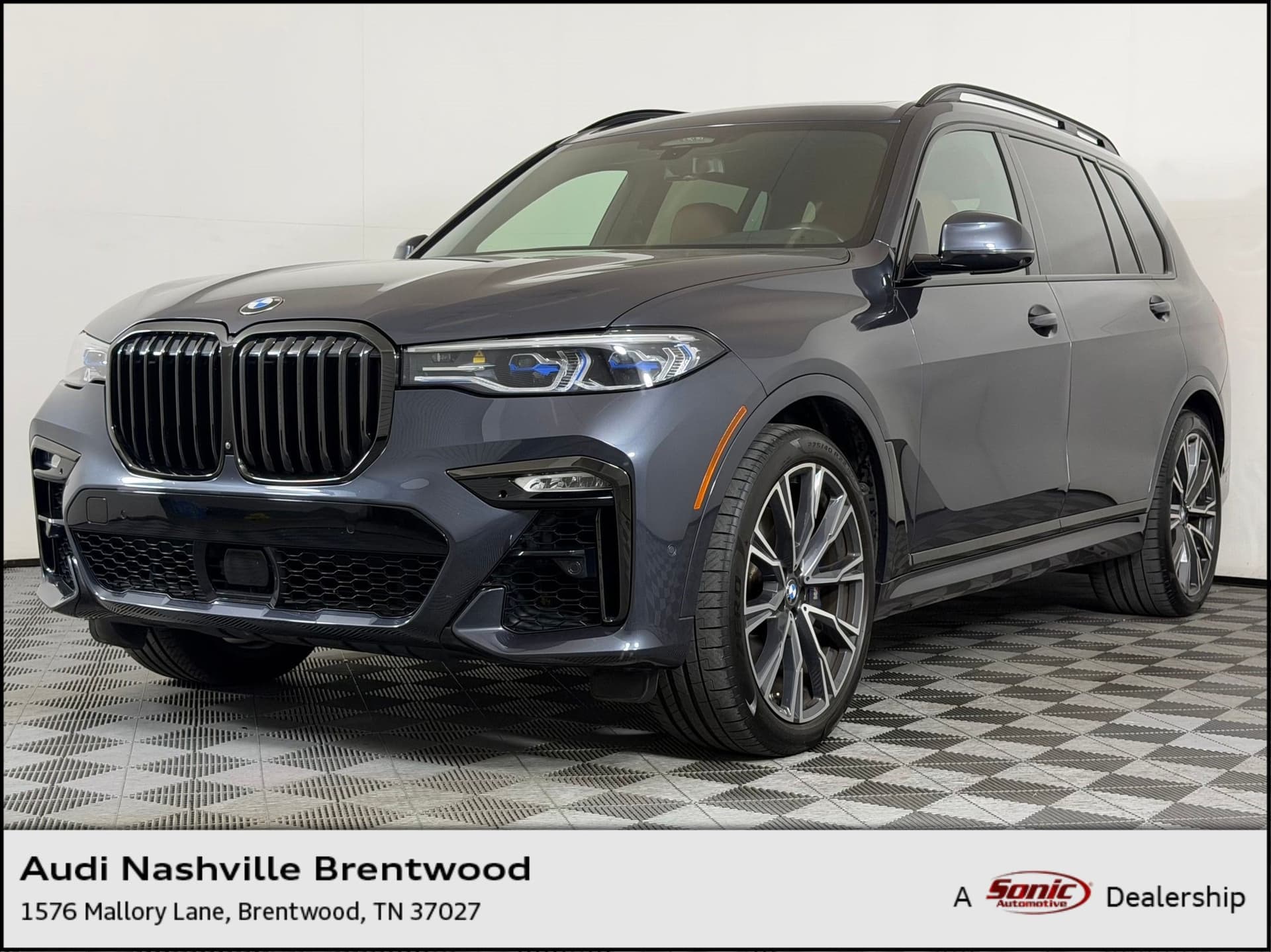 2021 BMW X7 M50i — photo 1 of 31