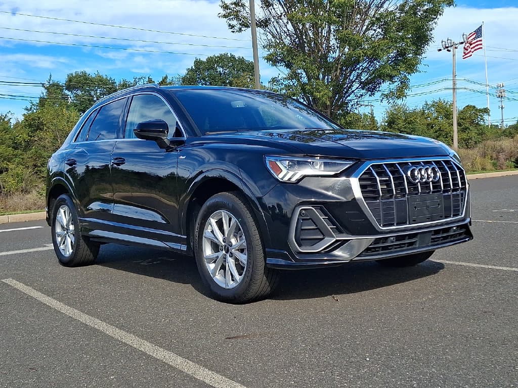 2025 Audi Q3 Premium — photo 1 of 34