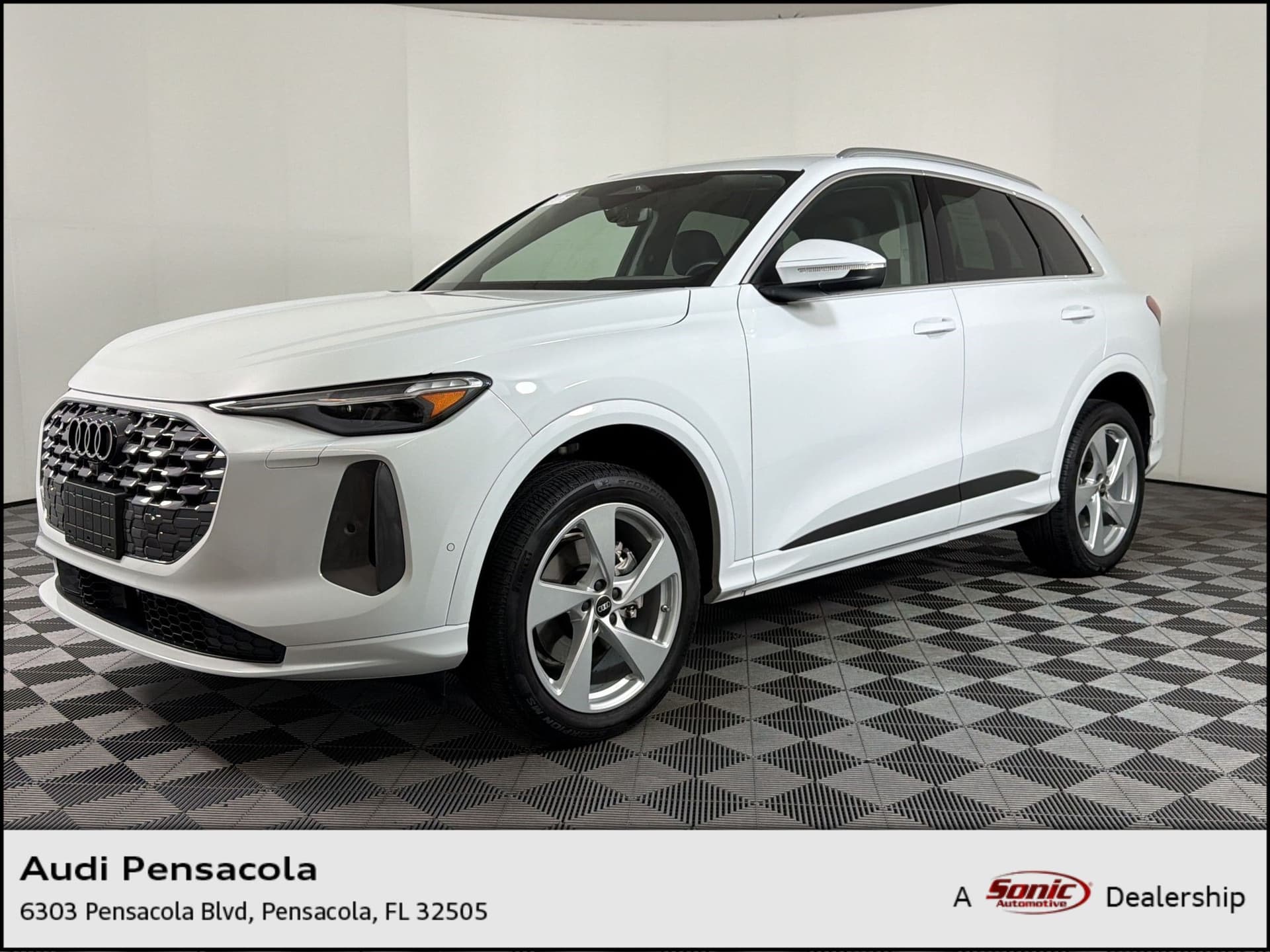 2025 Audi Q5 2.0T Premium — photo 1 of 70