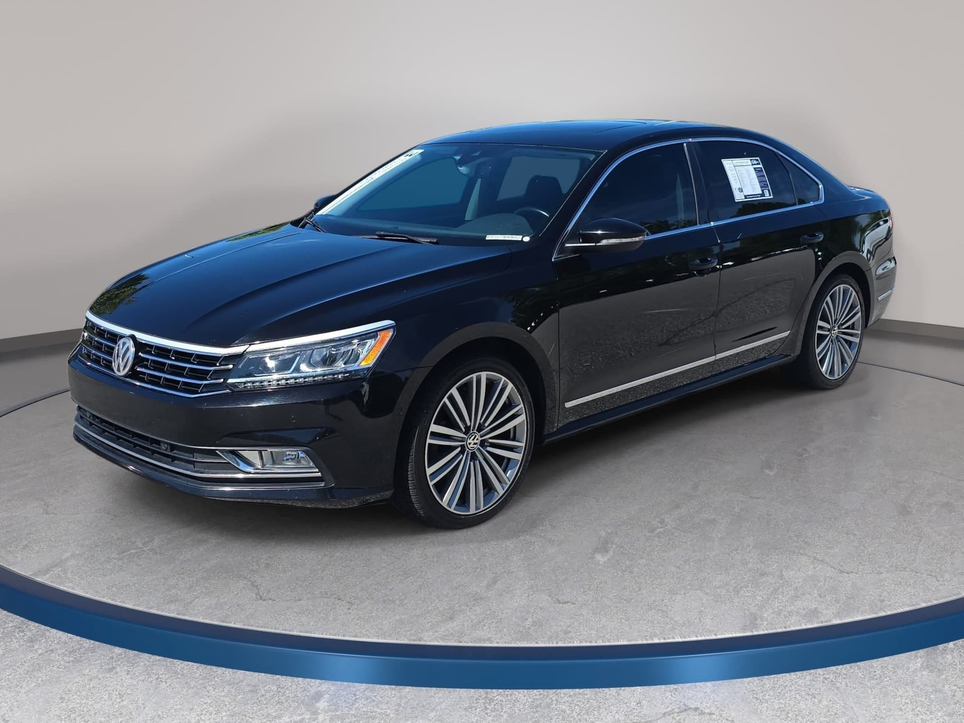2016 Volkswagen Passat Base — photo 1 of 33