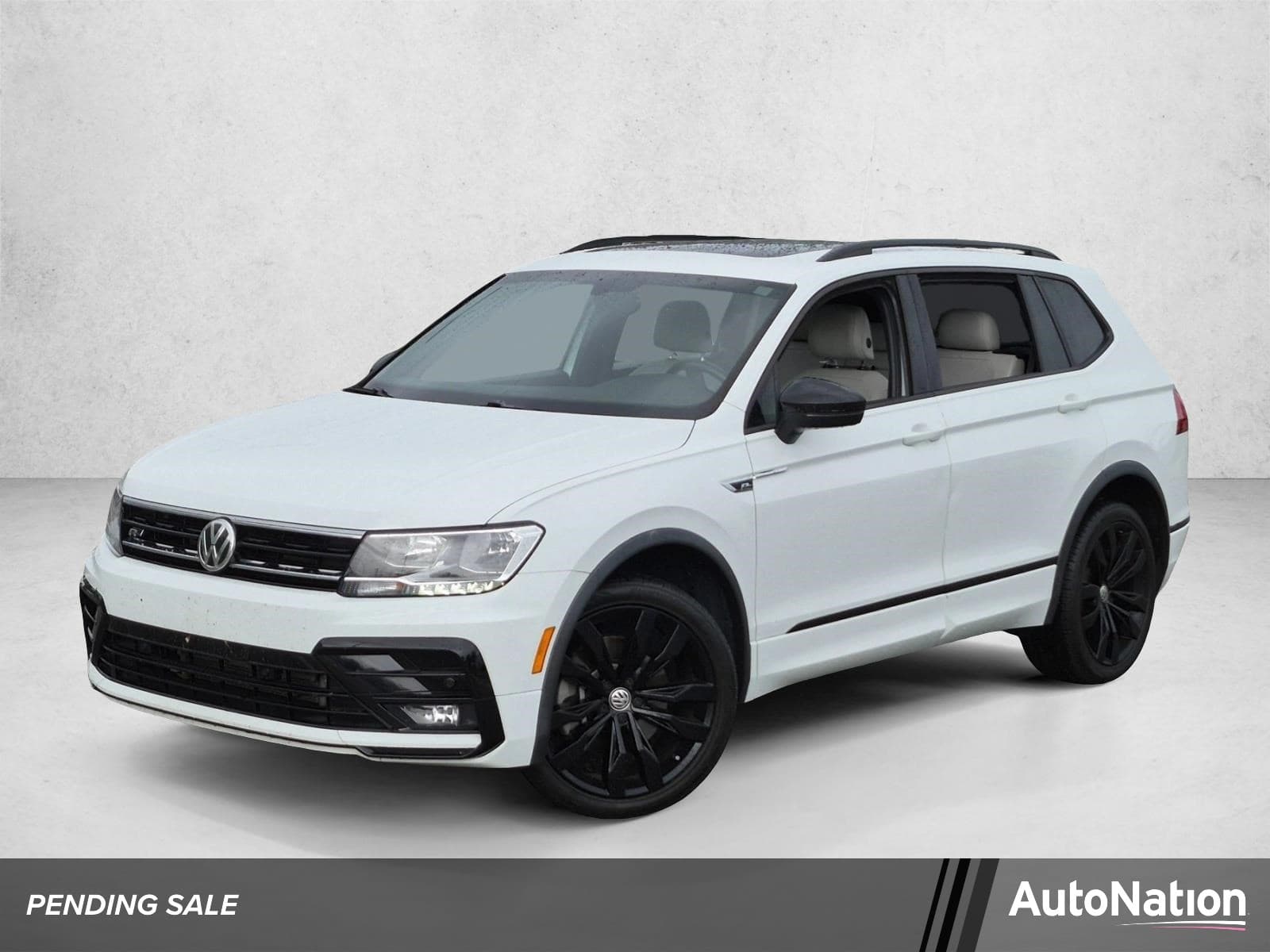 2021 Volkswagen Tiguan SE — photo 1 of 15
